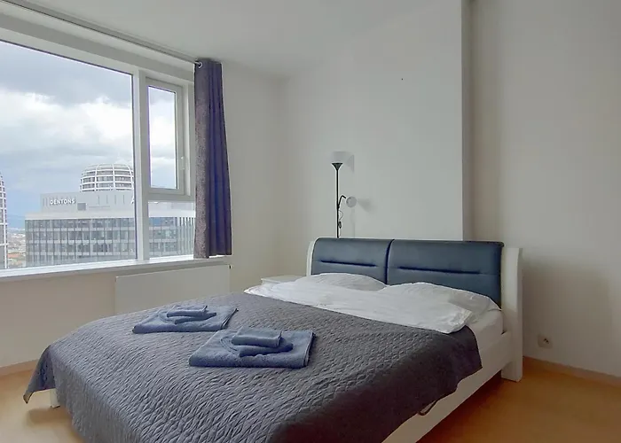 Sag Romantic 22 Floor Panorama Free Parking Free Wifi * ブラチスラヴァ